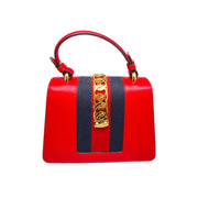 gucci塞尔维亚红色