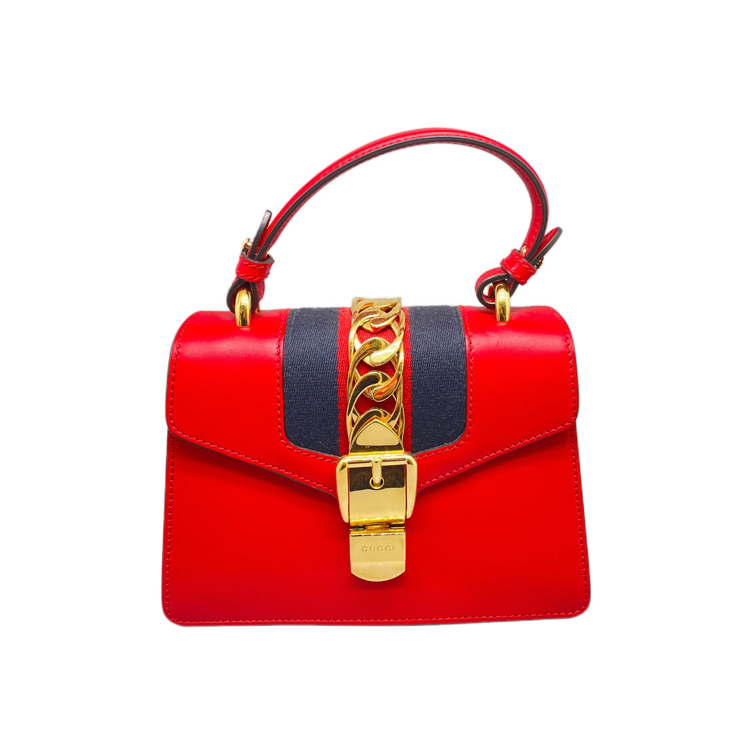 gucci塞尔维亚红色